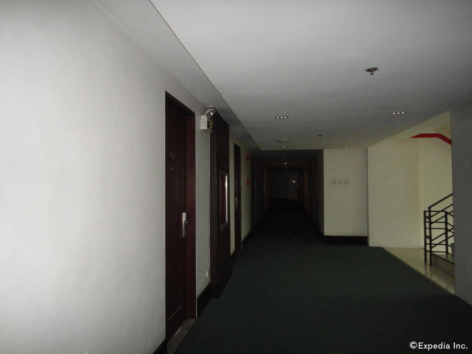 Cityscape Hotel Mandaue Exterior foto